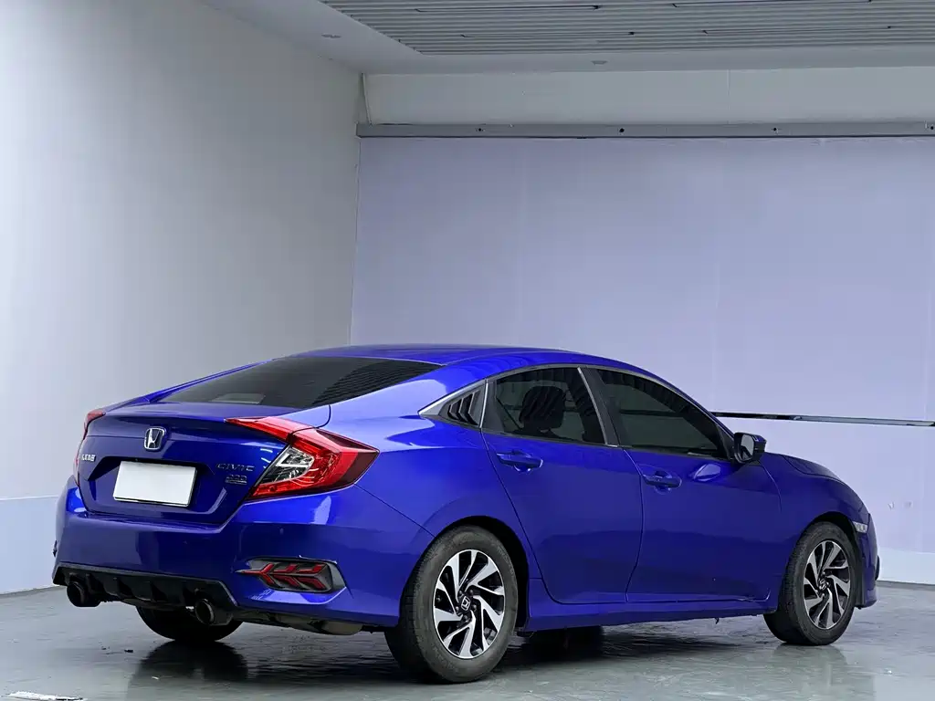 Honda Civic — фото 6