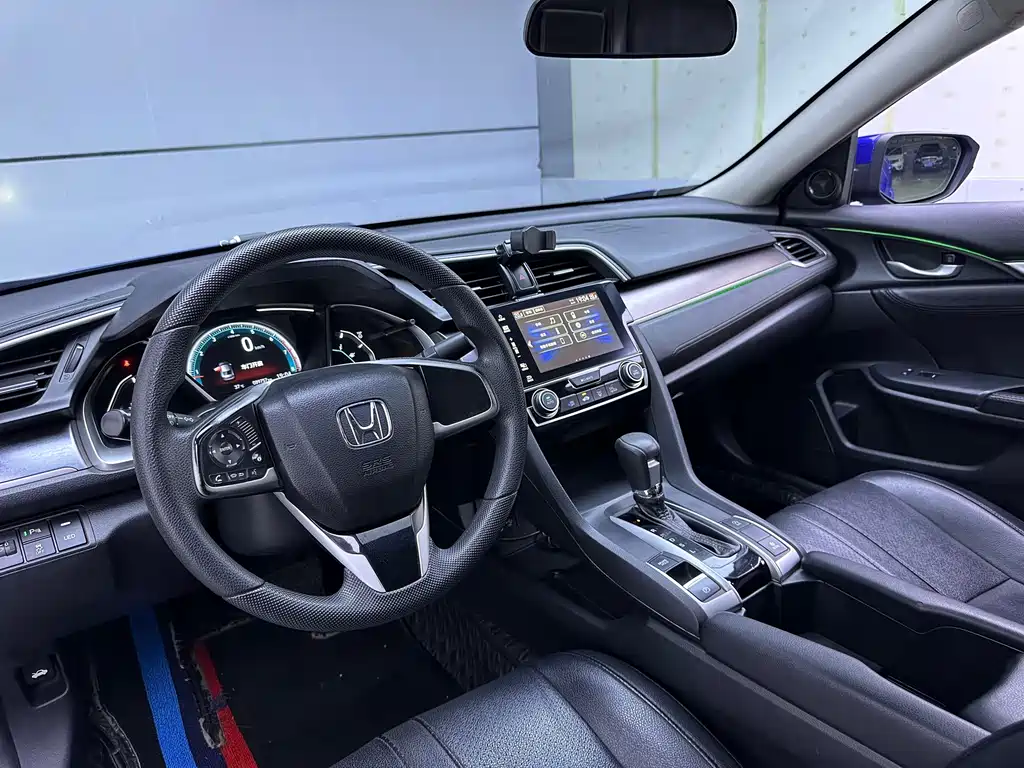 Honda Civic — фото 10