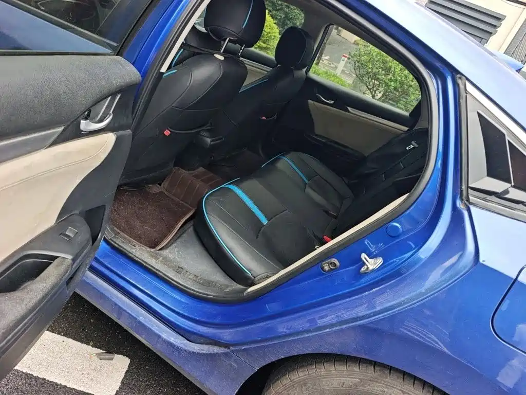 Honda Civic — фото 15