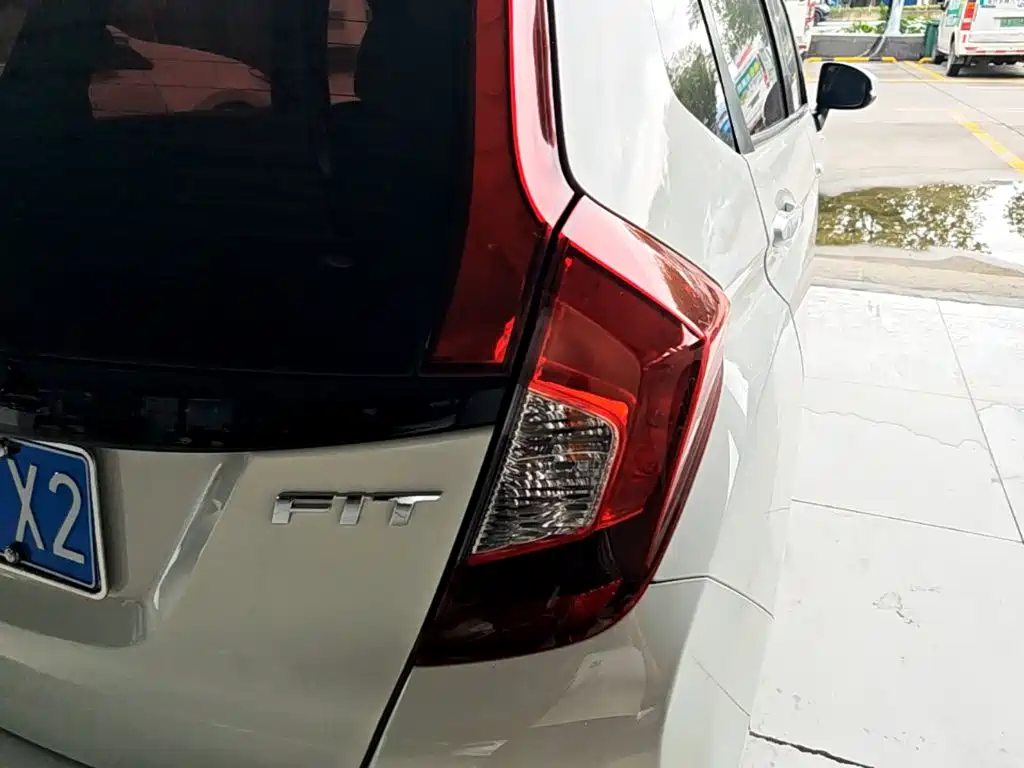Honda Fit — фото 24