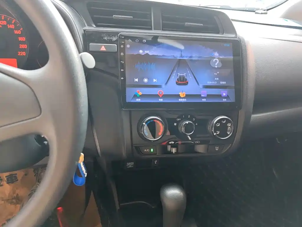 Honda Fit — фото 9