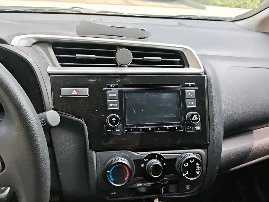 Honda Fit — фото 13