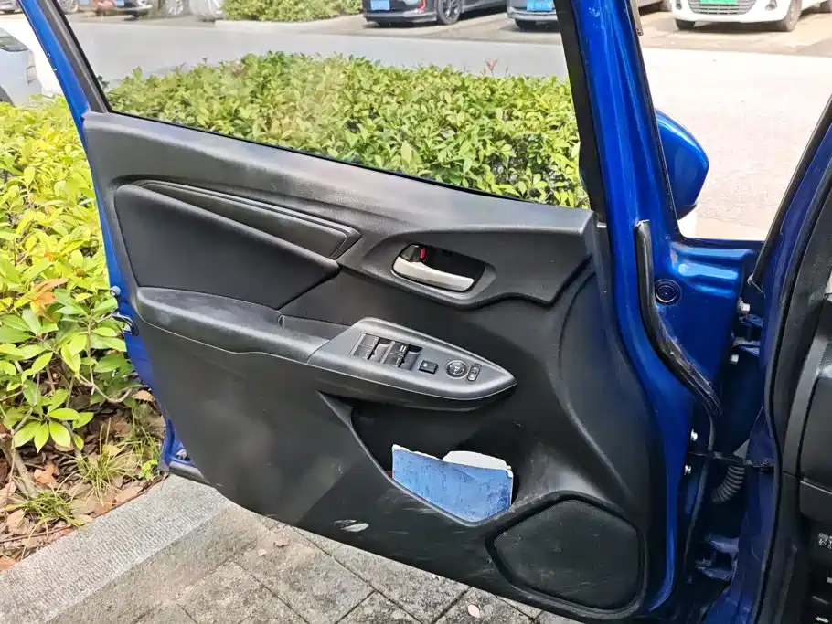 Honda Fit — фото 7