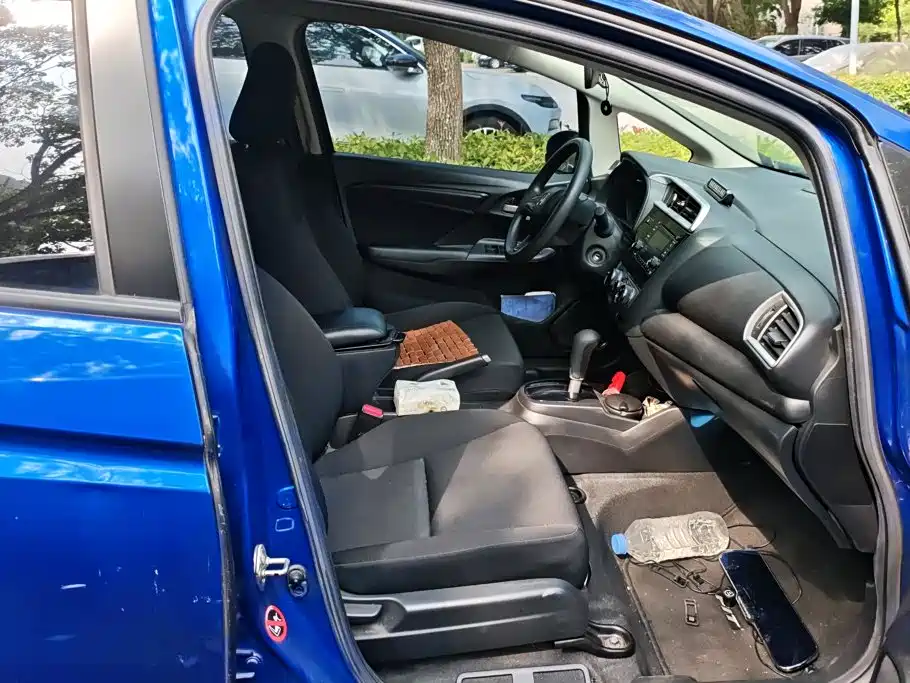 Honda Fit — фото 8