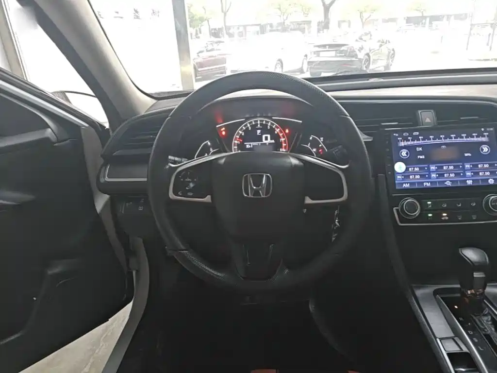 Honda Civic — фото 11