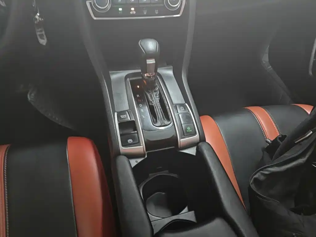 Honda Civic — фото 14