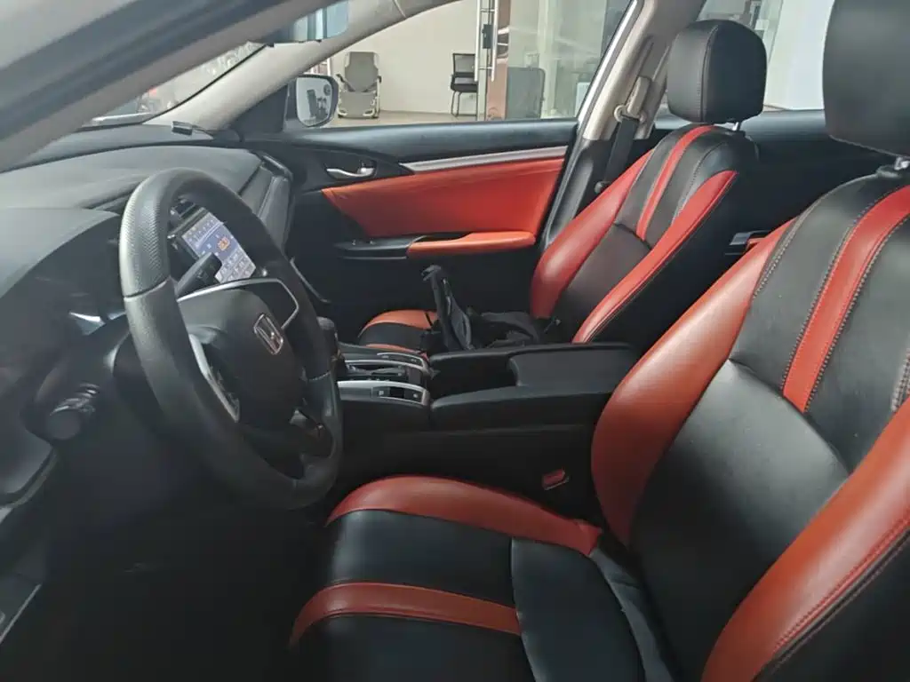 Honda Civic — фото 15