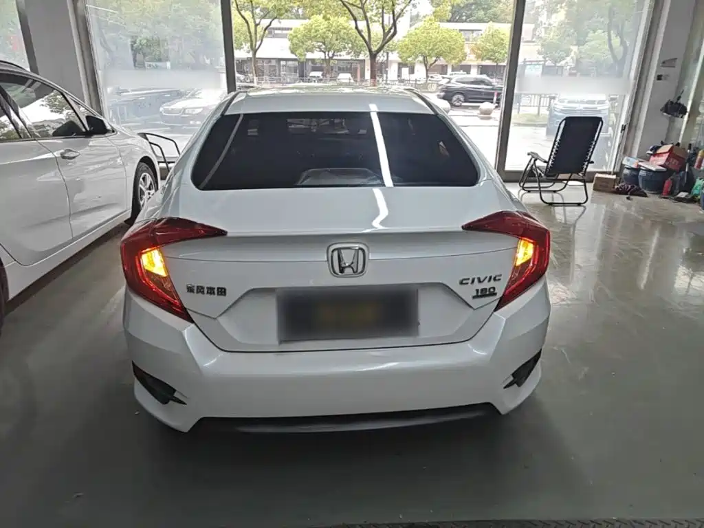 Honda Civic — фото 6