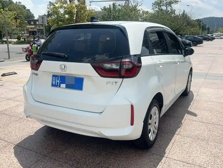 Honda Fit — фото 4