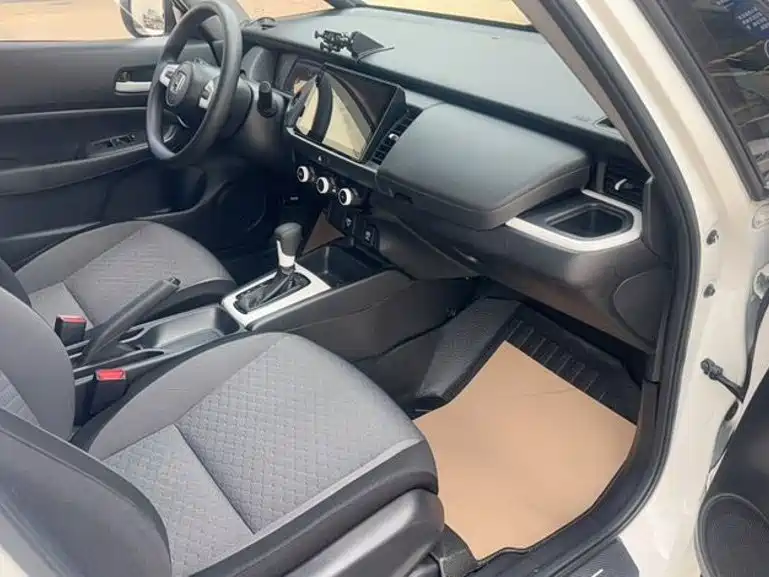 Honda Fit — фото 8