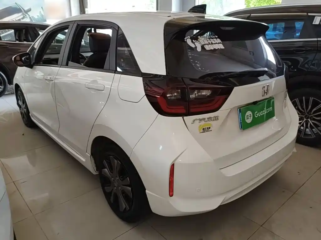 Honda Fit — фото 5