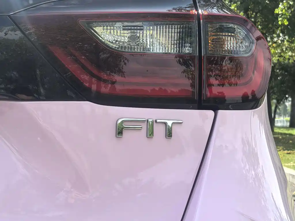 Honda Fit — фото 10