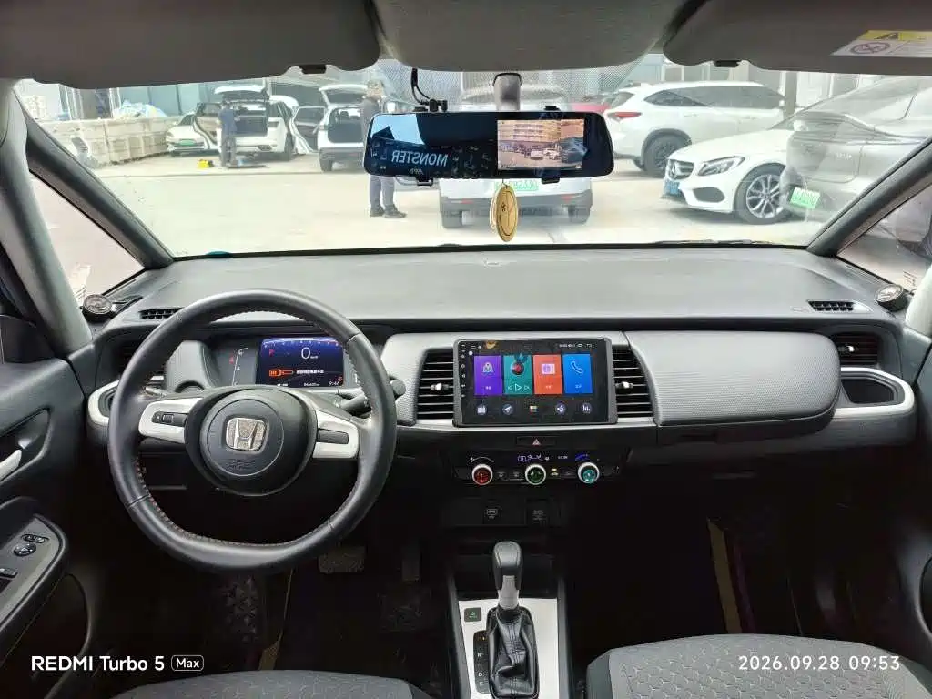 Honda Fit — фото 5