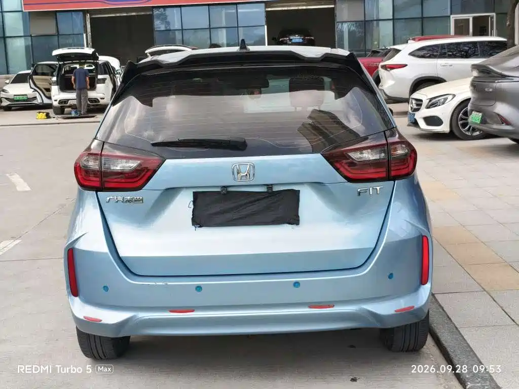 Honda Fit — фото 8