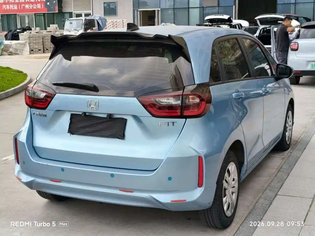 Honda Fit — фото 9