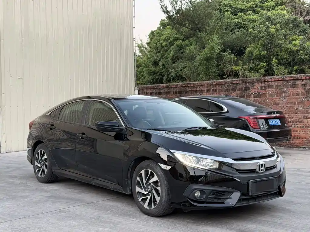 Honda Civic — фото 3