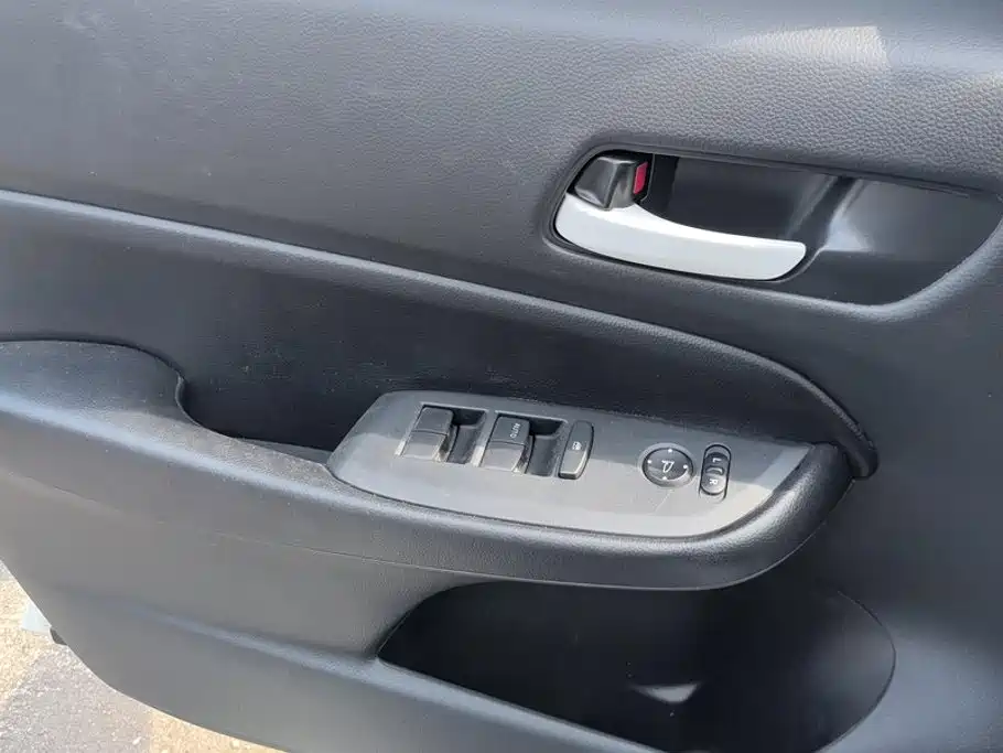 Honda Fit — фото 7