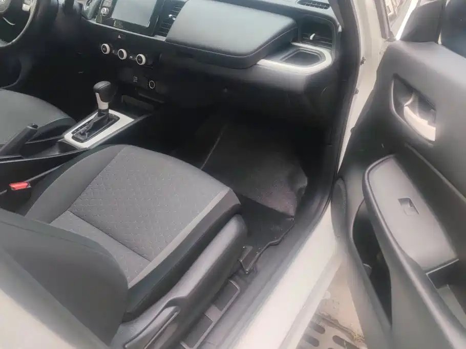 Honda Fit — фото 8