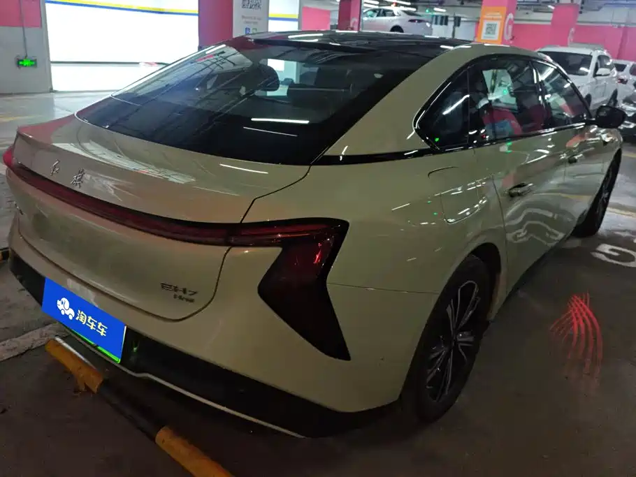 Hongqi Hongqi EH7 — фото 3