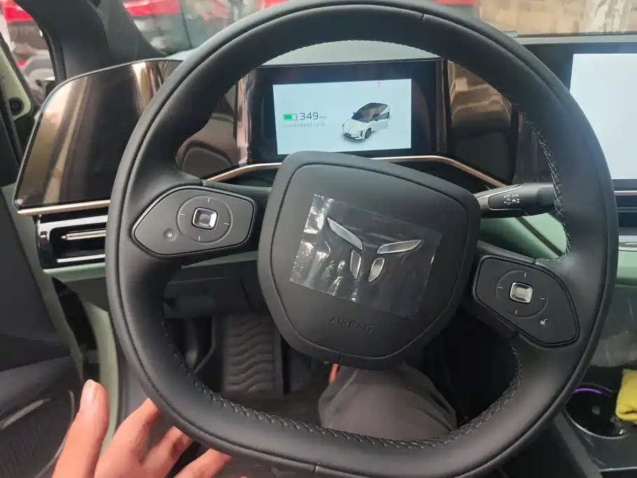 Hongqi Hongqi EH7 — фото 15