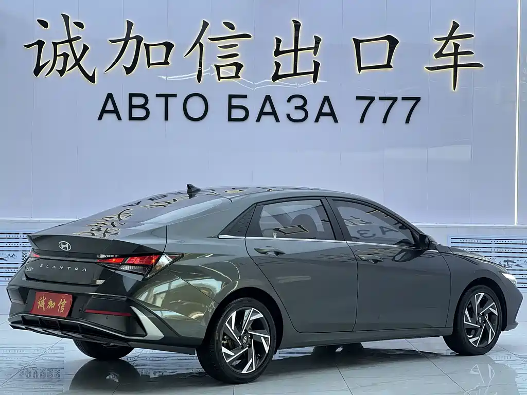 Hyundai Elantra — фото 4