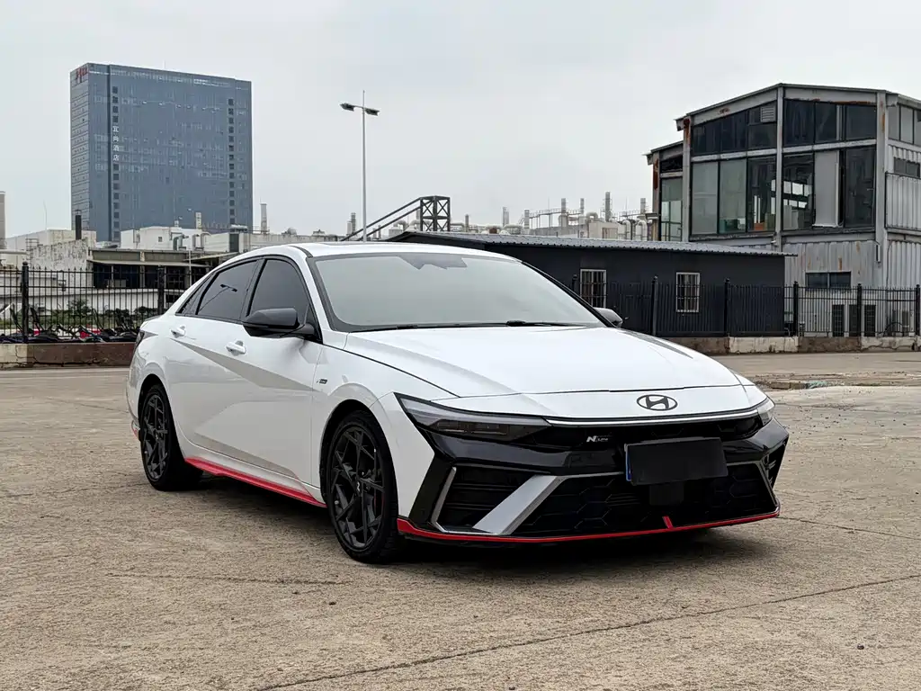 Hyundai Elantra — фото 3