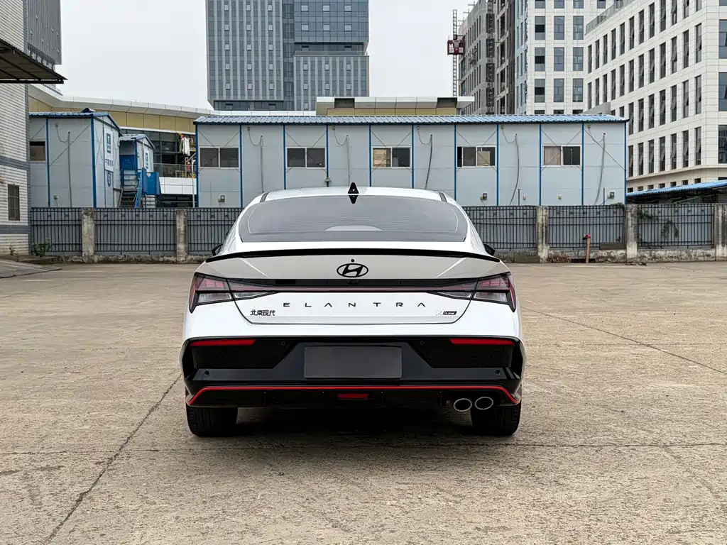 Hyundai Elantra — фото 5