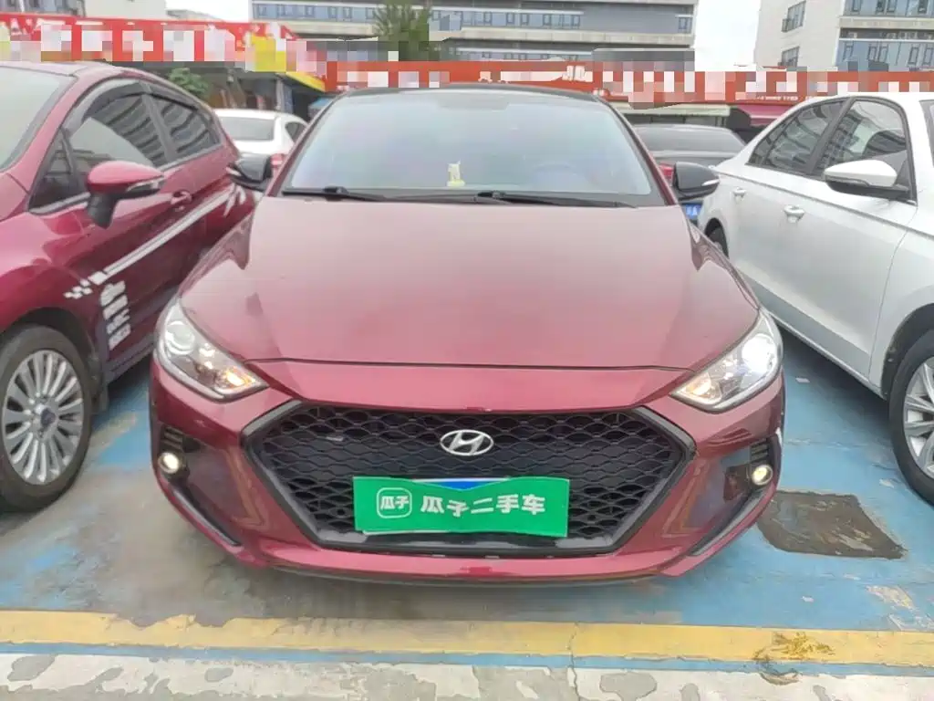 Hyundai Elantra — фото 3