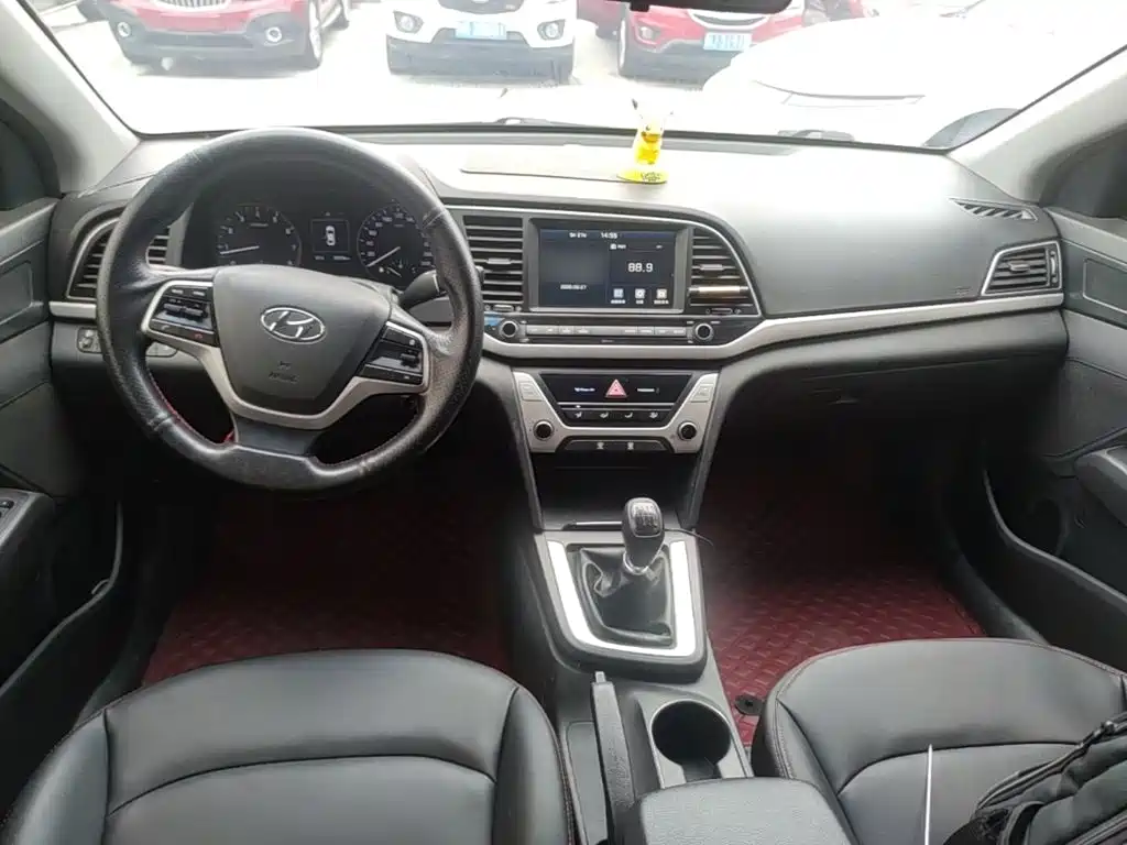 Hyundai Elantra — фото 10