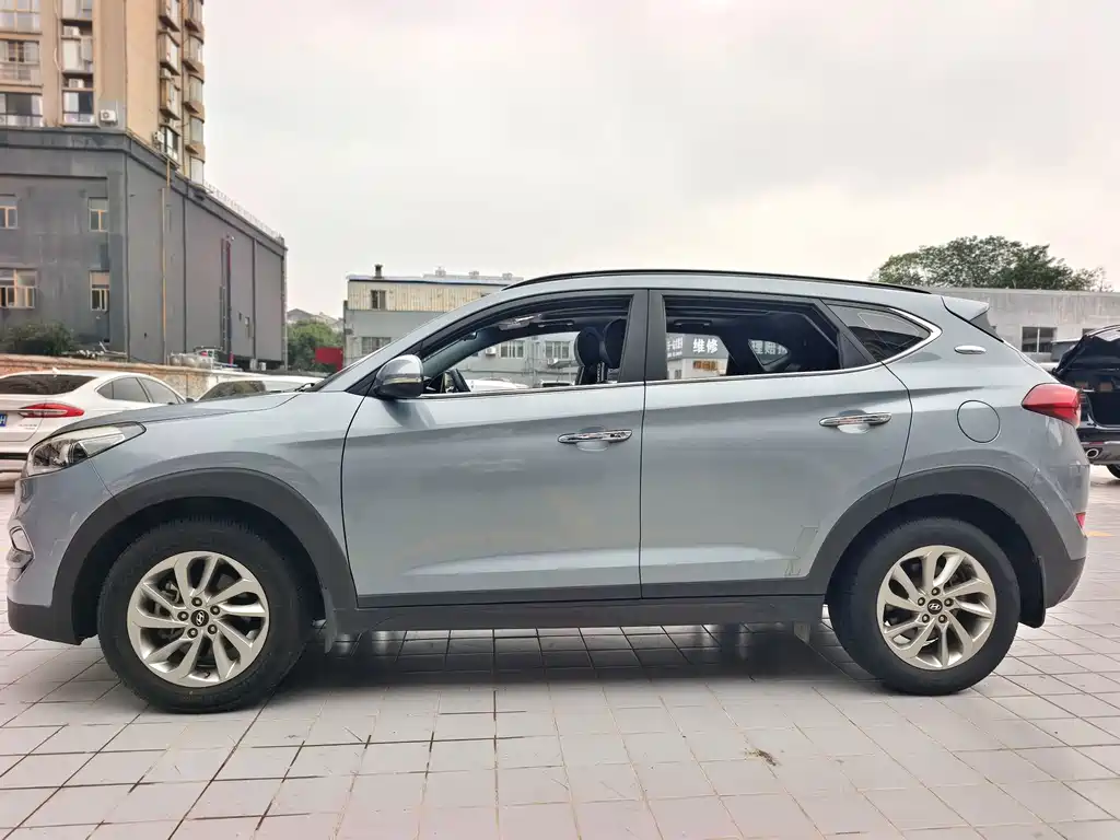 Hyundai Tucson — фото 4