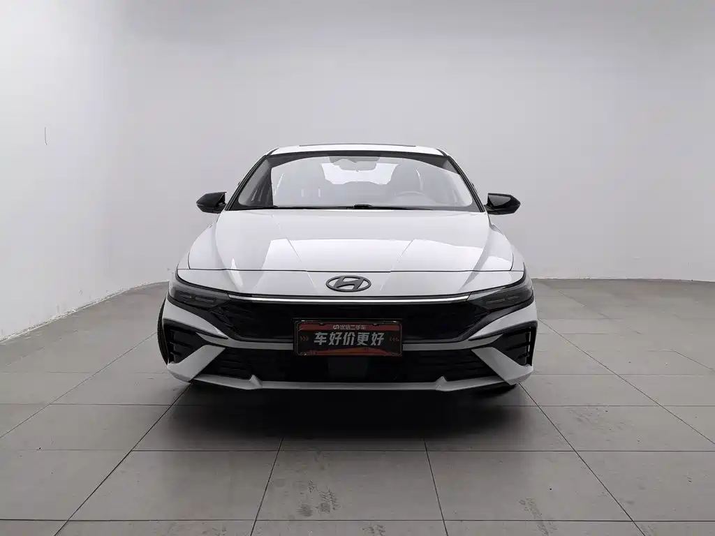 Hyundai Elantra — фото 3