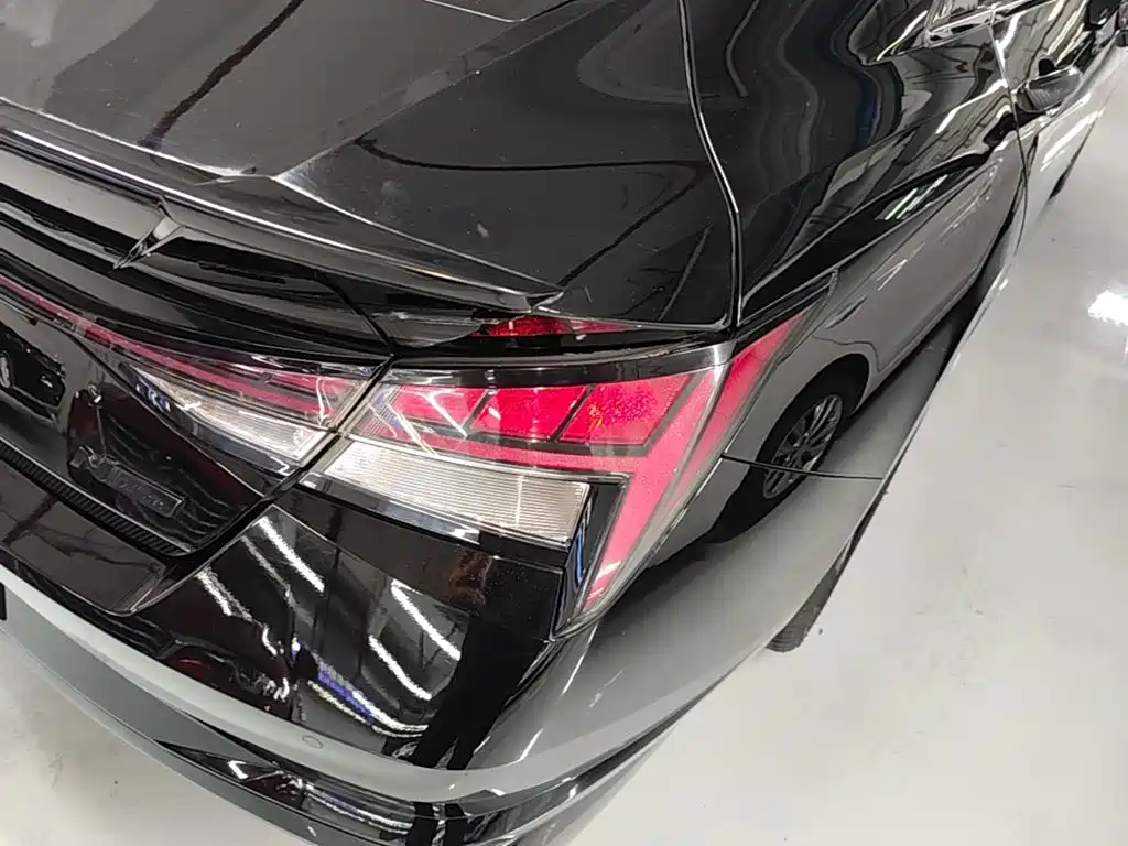 Hyundai Elantra — фото 8