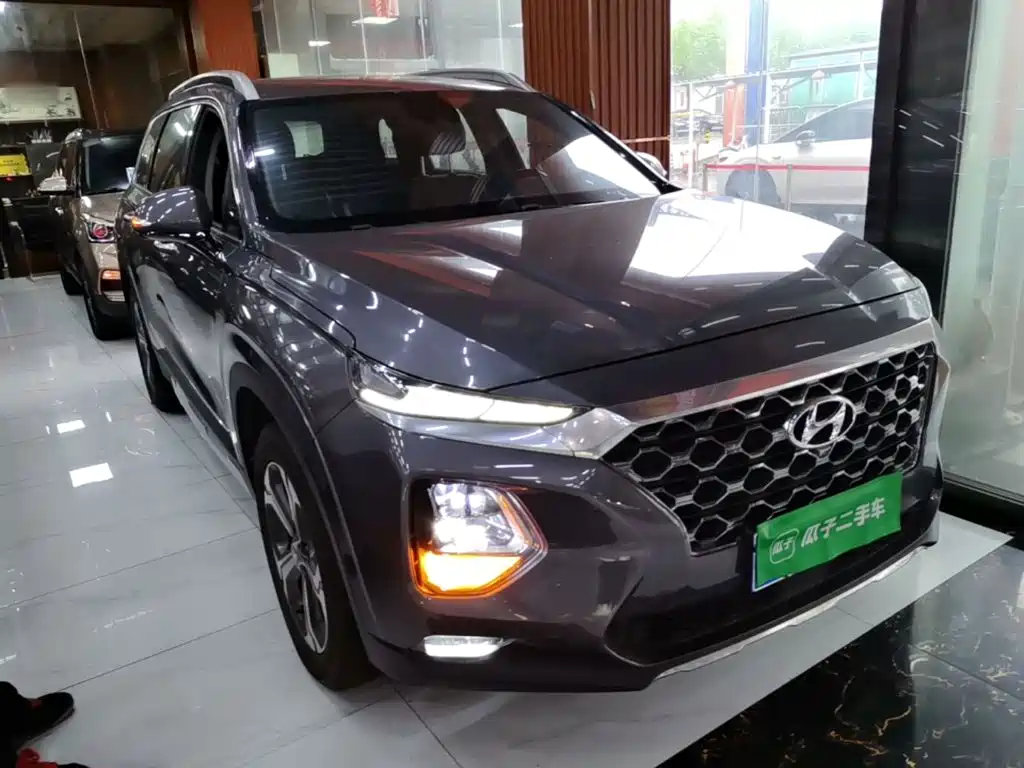 Hyundai Santa Fe — фото 4