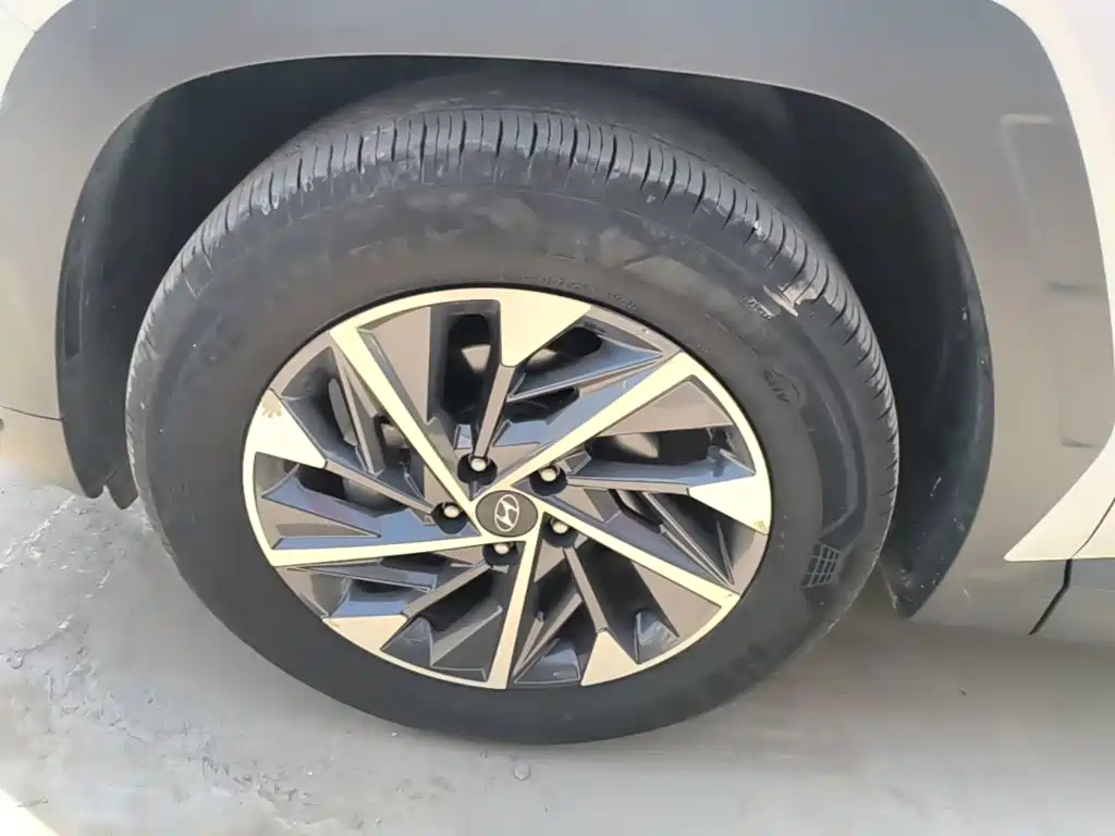 Hyundai Tucson — фото 25