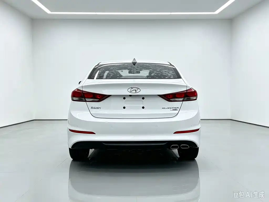Hyundai Elantra — фото 3