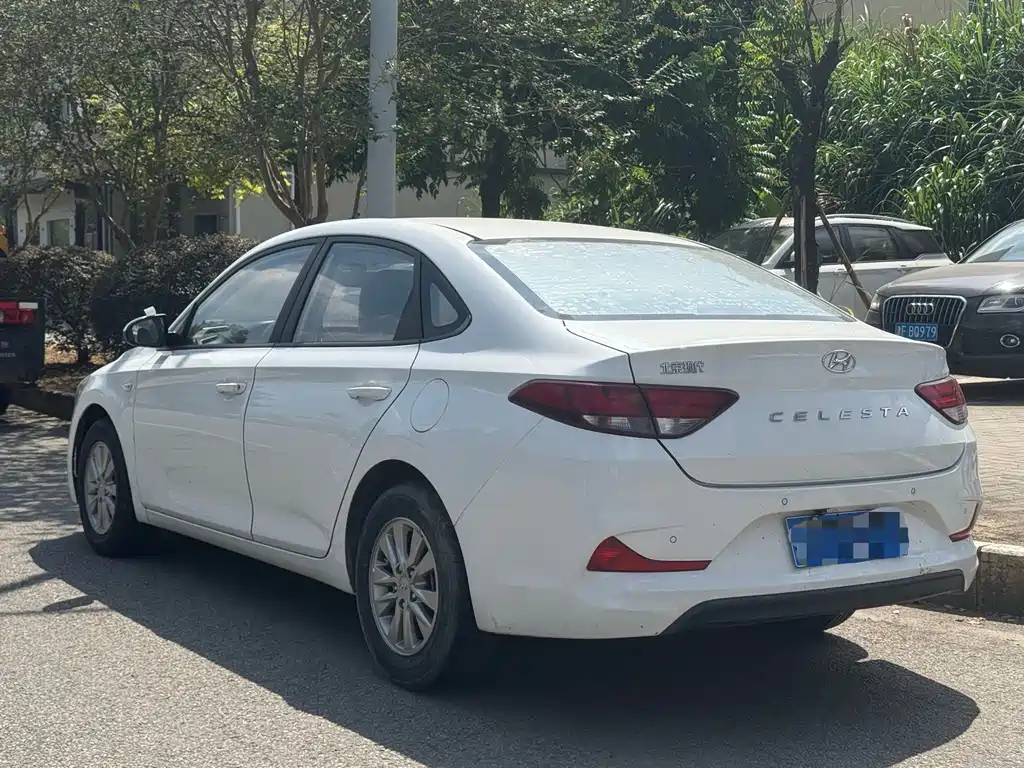Hyundai Elantra — фото 6