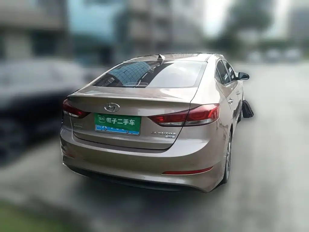 Hyundai Elantra — фото 4