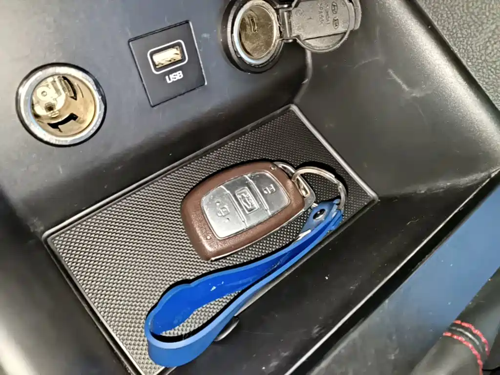 Hyundai Elantra — фото 9