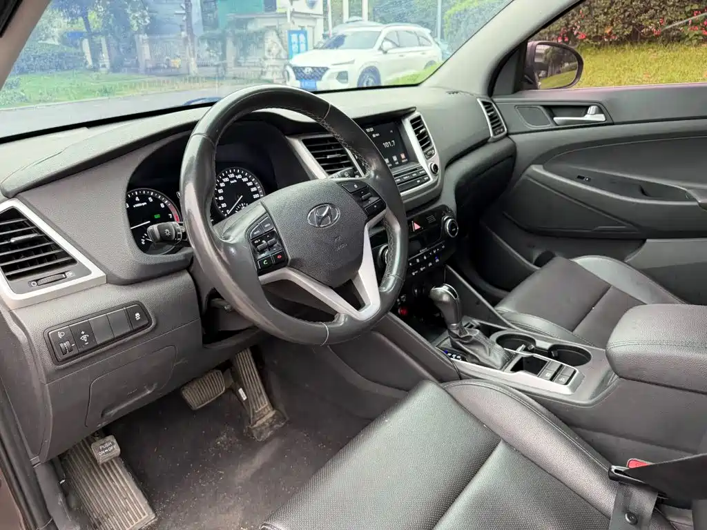 Hyundai Tucson — фото 7