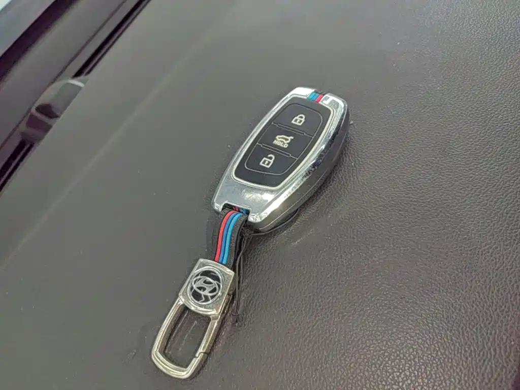 Hyundai Elantra — фото 9