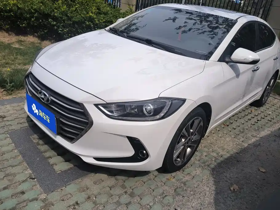 Hyundai Elantra