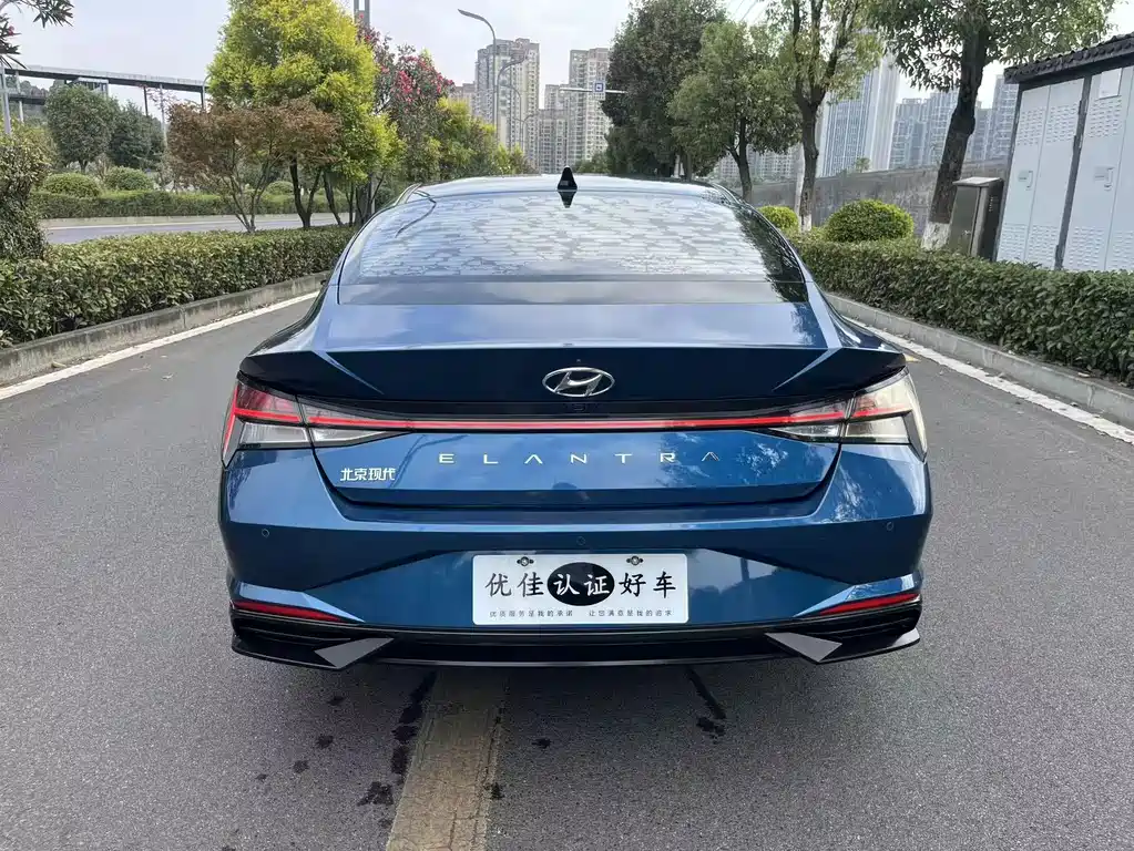 Hyundai Elantra — фото 11