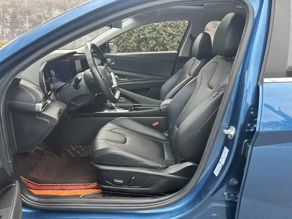 Hyundai Elantra — фото 4