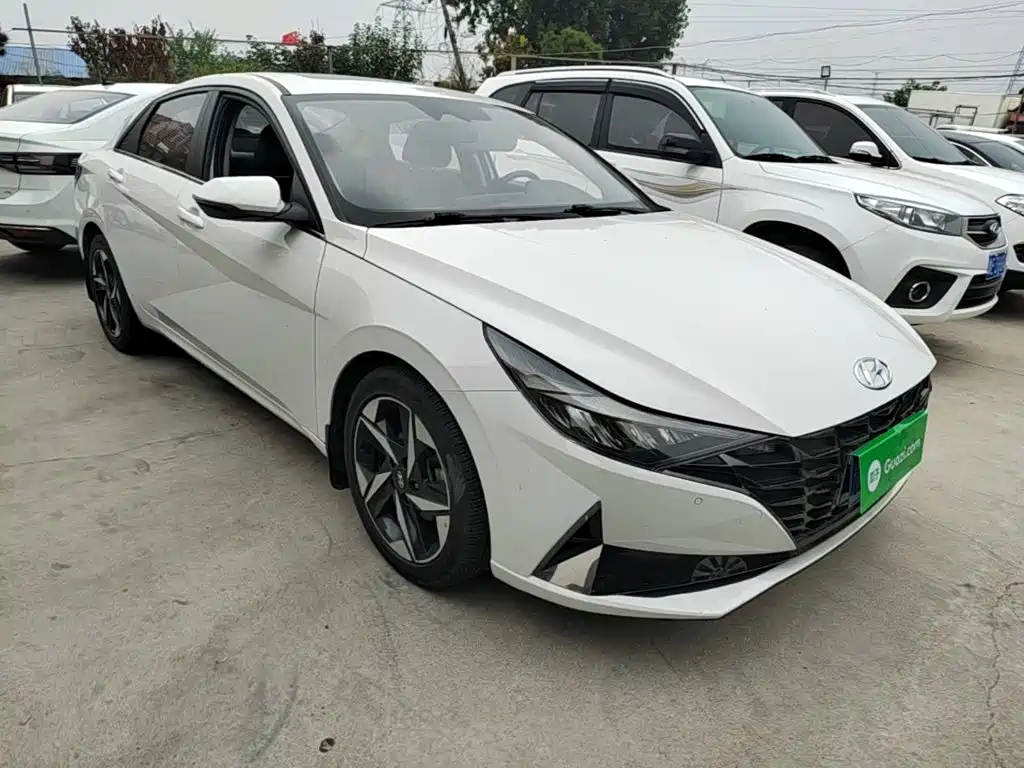 Hyundai Elantra — фото 4
