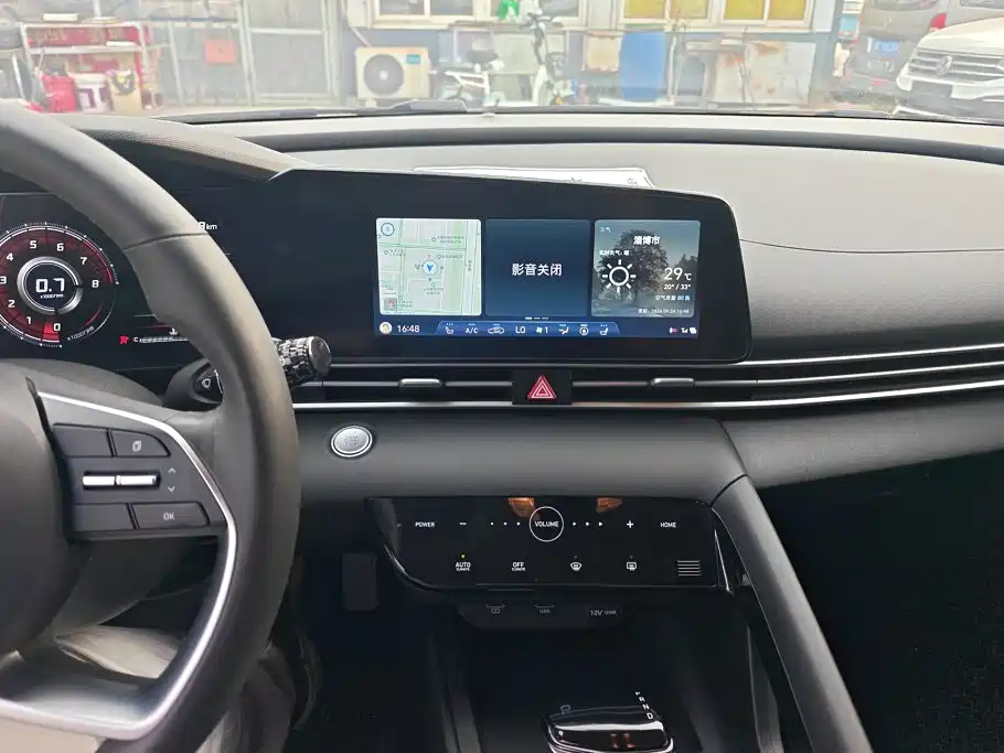 Hyundai Elantra — фото 13