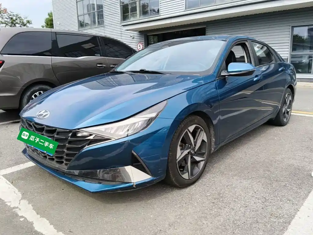 Hyundai Elantra — фото 2