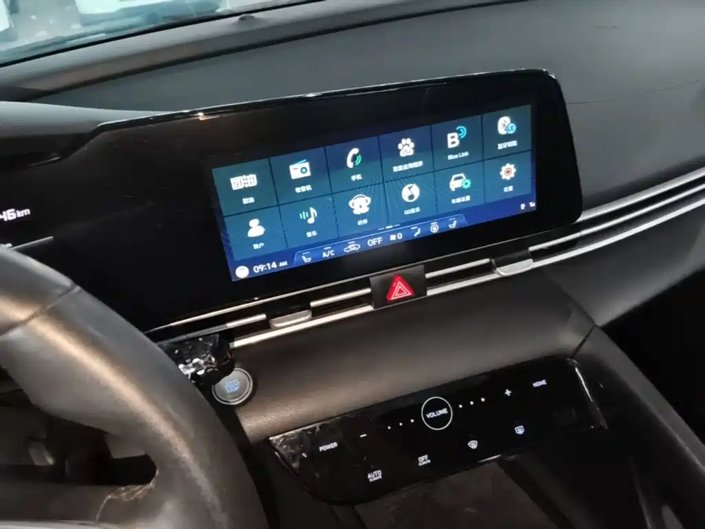 Hyundai Elantra — фото 13