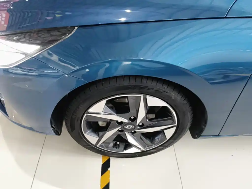 Hyundai Elantra — фото 23