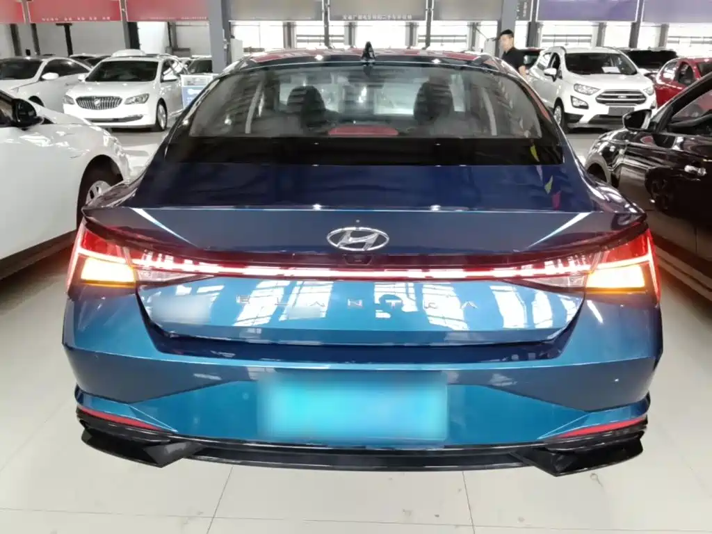 Hyundai Elantra — фото 6