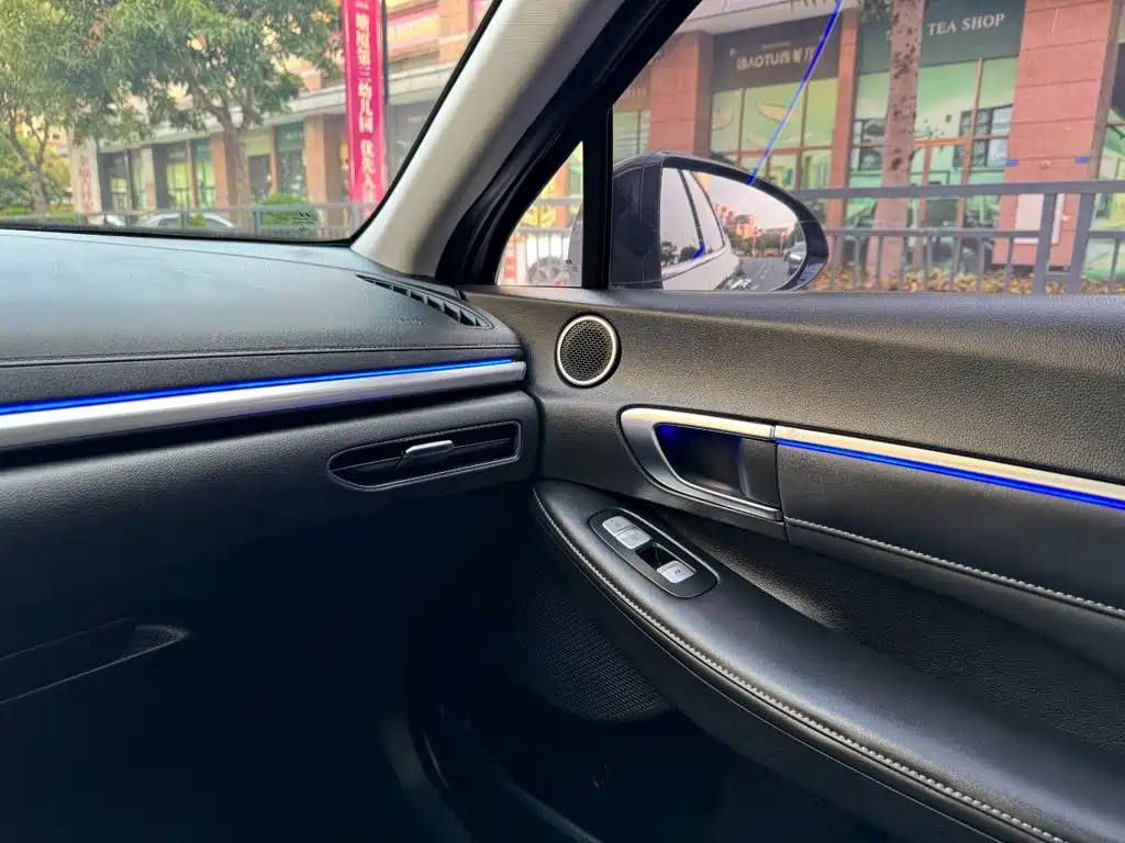 Hyundai Sonata — фото 21